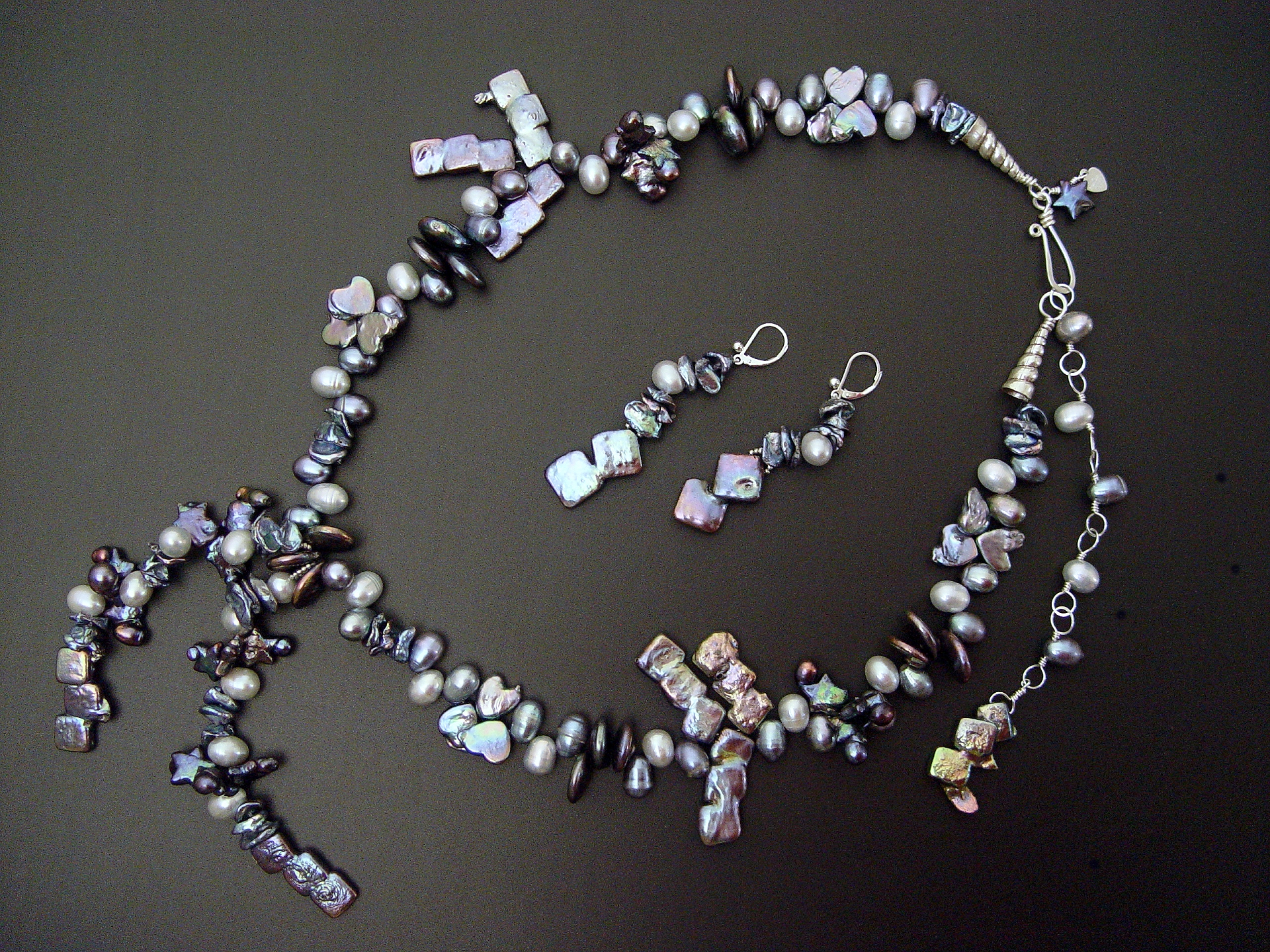 Detail of Checkerboard Pearls Necklace and Earrings